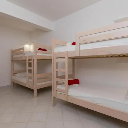 Prázdninový dům Free Bird - Bed In Bed Mixed 5 *